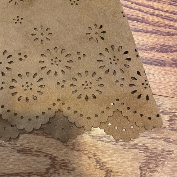 Zara trafaluc brown suede miniskirt with flower cutouts - Picture 5 of 8